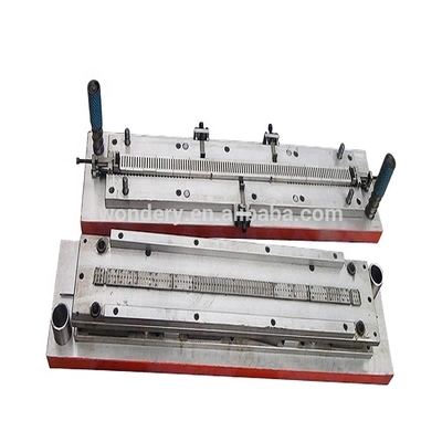 কেনা 22x2mm অ্যালুমিনিয়াম ফ্ল্যাট টিউবের জন্য ব্রেইজিং রেডিয়েটর হেডার প্লেট ডাই অনলাইনে উৎপাদন