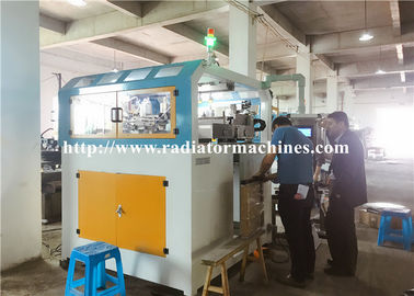 কেনা 4 সাইড রেডিয়েটর প্লাস্টিক ট্যাঙ্ক Crimping মেশিন হাইড্রোলিক এবং বায়ুসংক্রান্ত অনলাইনে উৎপাদন